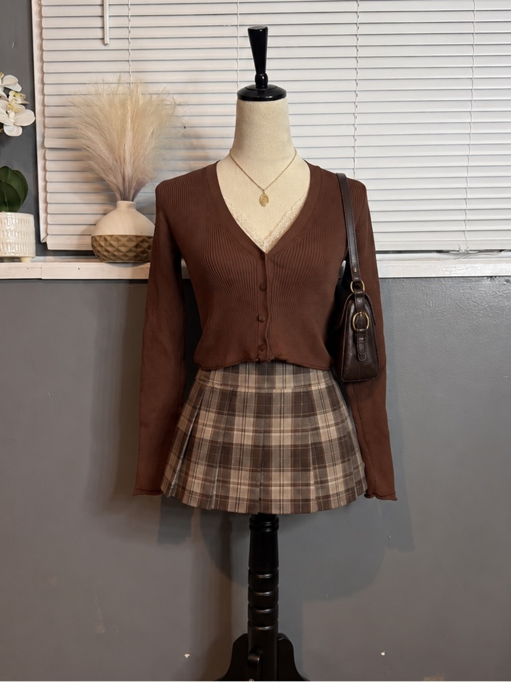 Forever 21 Brown Ribbed Cropped Cardigan Sweater Small V-Neck Button Front